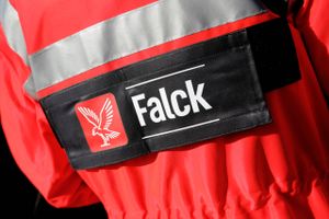 To konkurrenceeksperter forudser en svær opgave for konkurrencemyndighederne i sagen om Falcks dræn af ambulancereddere i Region Syddanmark. Den ene sætter pengene på et forlig. 