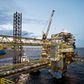 Havbunden under Tyrafeltet synker, og det betyder, at anlægget nærmer sig havoverfladen, og så kan man ikke forsvarligt producere olie og gas i området. Derfor er en genopbygning nødvendig, hvis produktionen skal fortsætte. Foto: Maersk Oil