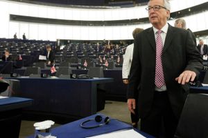 Luxembourgs premierminister, Xavier Bettel, lod det sive, at der i aftes var et nyt pinligt læk på vej. Det vil også øge presset på Luxembourgs tidligere, mangeårige premierminister og nu formand for EU-Kommissionen Jean-Claude Juncker (billedet) for at leve op til sit løfte om at bekæmpe skattely i EU.