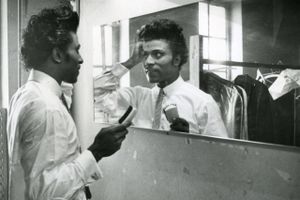 Dokumentarfilmen "Little Richard: I Am Everything" væver smukt hans historie sammen med amerikansk race- og seksualitetshistorie.