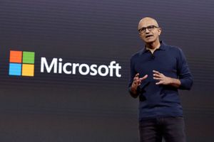 Microsofts øverste direktør, Satya Nadella, meddelte i sidste måned, at firmaet havde bygget verdens første AI-supercomputer. Andre vil uden tvivl følge trop. Foto: AP Photo/Richard Drew