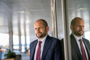 De store advokathuse tjener efterhånden så meget på generel rådgivning af deres kommercielle erhvervskunder, at det måske kan svare sig at give en smule slip på det fine advokatmonopol. Men det vil være startskuddet til et bråvallaslag på de bonede gulve.