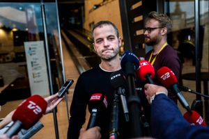 Morten Østergaard trak sig onsdag som radikal leder og erkendte, at han var manden bag en meget omtalt krænkelse. MeToo-bevægelsen har dermed væltet et medlem af den øverste politiske elite. Sofie Carsten Nielsen er ny leder efter kampvalg.