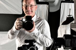 Direktør Henrik Håkonsson fra Phase One har skabt en stor forretning på salg af superdyre kameraer til kinesiske rigmænd.