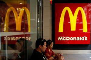McDonald's vil tilbyde sine gæster bordservering af deres burgere i fremtiden. Foto: Kin Cheung