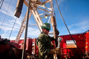 Aktivitetsniveau er fortsat højt på Permian-skiferoliefeltet i Texas, men om få måneder er der ikke længere rørledningskapacitet til at transportere råolien frem til raffinaderierne eller havnene, hvorfra den eksporteres. Foto: AP