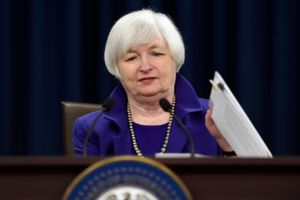 Den amerikanske centralbankchef Janet Yellen på pressemødet efter den længe ventede rentemelding.
